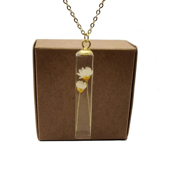 Cairui Design Daisy Ivory Flowers Cube Resin Pendant 18k Gold Plated Chain Necklace Handmade Women